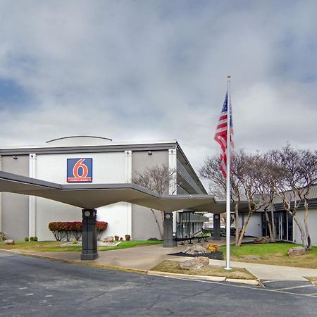 Motel 6 Mesquite, Tx Town East Bagian luar foto