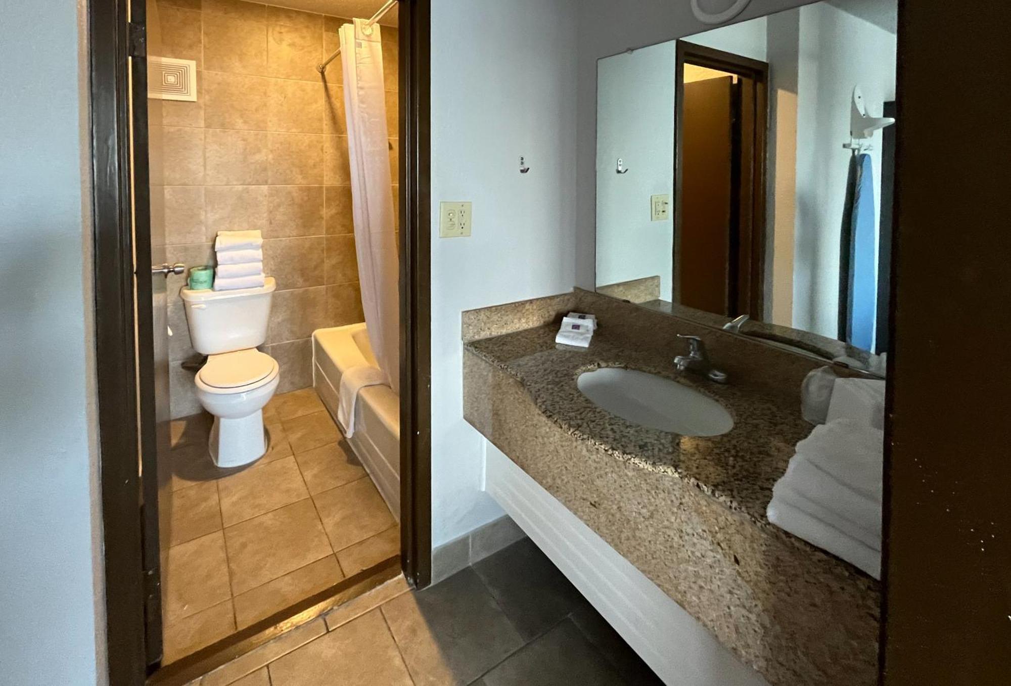 Motel 6 Mesquite, Tx Town East Bagian luar foto