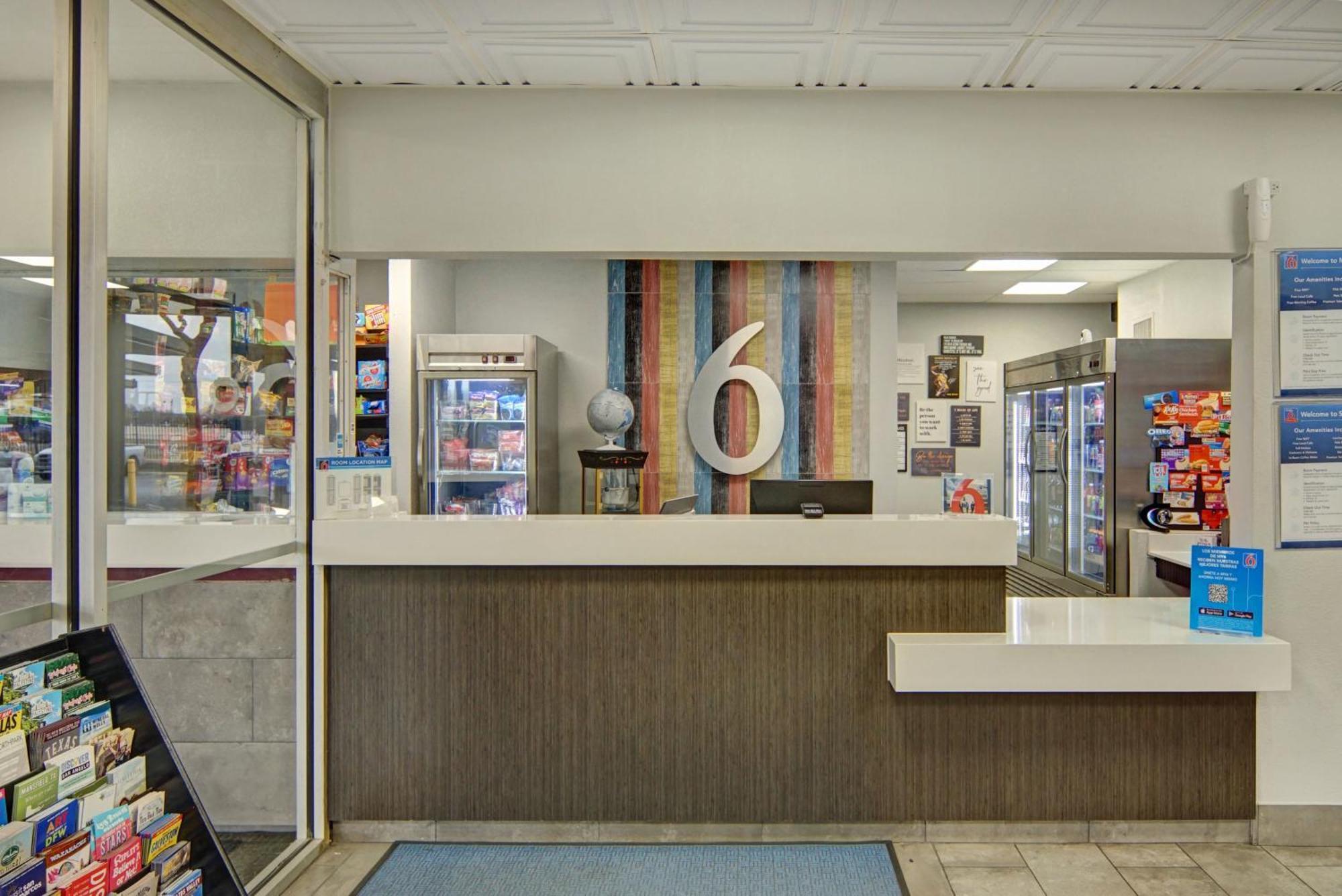 Motel 6 Mesquite, Tx Town East Bagian luar foto