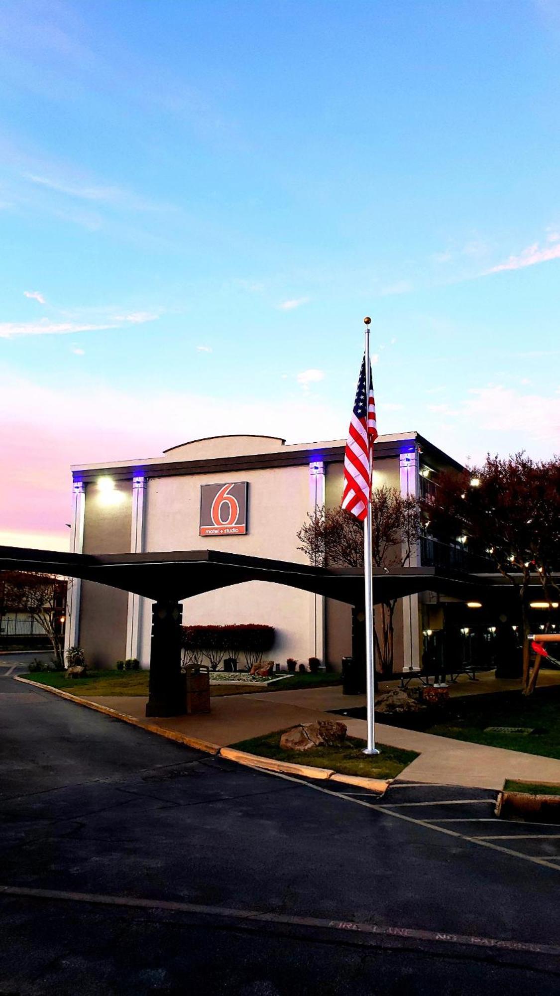 Motel 6 Mesquite, Tx Town East Bagian luar foto